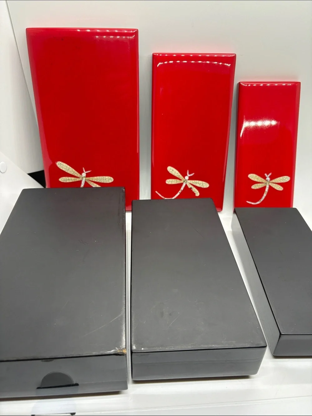 Dragonfly VTG Black Red Nesting Boxes 3